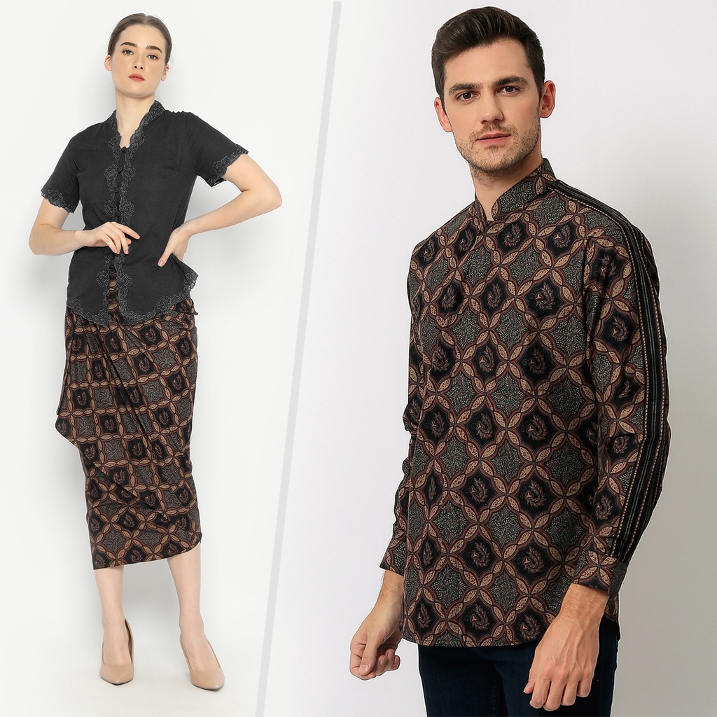 BATIK COUPLE MODERN  Kemeja Rok Lilit Instan Batik Pria Lengan Panjang Slimfit Premium Warna Hitam Coklat 721554 Cap 72 - Baju Kemeja Atasan Pakaian Batik Couple Cople Pria Cowok Laki Laki Remaja Keluarga Lengan Panjang Modern Slimfit Premium Kekinian