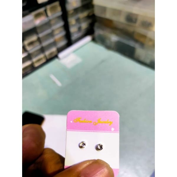 anting magnet berlian putih / anting pria magnet tanpa lobang