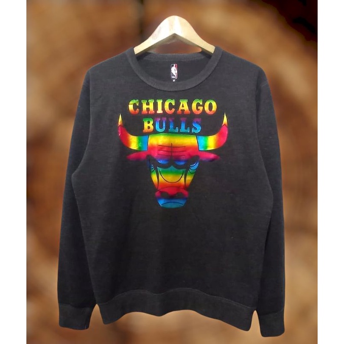 CREWNECK CHICAGO BULLS PELANGI RARE (LANGKAH) ORIGINAL PRODUK SECOND BRAND