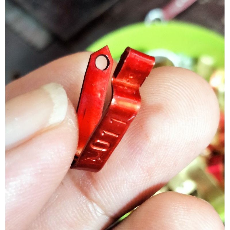 segel ayam( mini) ukuran 2cm x 4mm.harga per 1 pcs.Bisa riquest nama farm sendiri.