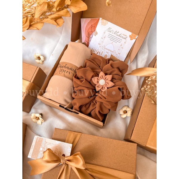 

(READYSTOCK) Hampers Lebaran “AL FITR” | Box 15x15x5 | Hampers Eid Al Fitr | Hampers Sajadah | Hampers Pashmina Hijab Murah | Hampers Eid Mubarak 1443 Hijriah | Hampers Idul Fitri 2022