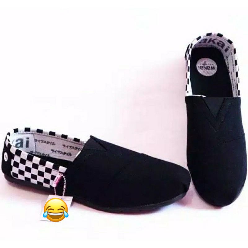 Sepatu slide pria kekinian sepatu santai