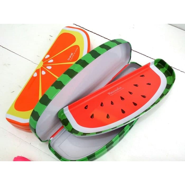 

Populer Tempat Pensil Buah / Pencil Case Fruit / Kotak Besi Kaleng Bentuk Buah Elegan