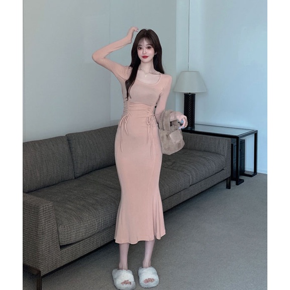 Gaun Wanita 2022 Musim Semi Baru Versi Korea Hitam Retro Lengan Panjang Temperamen Slim Mid-length Fishtail Rok Pasang