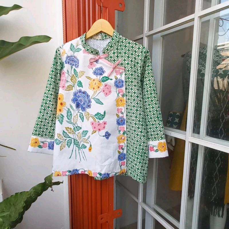 BLUS BATIK,FURING TRICOT