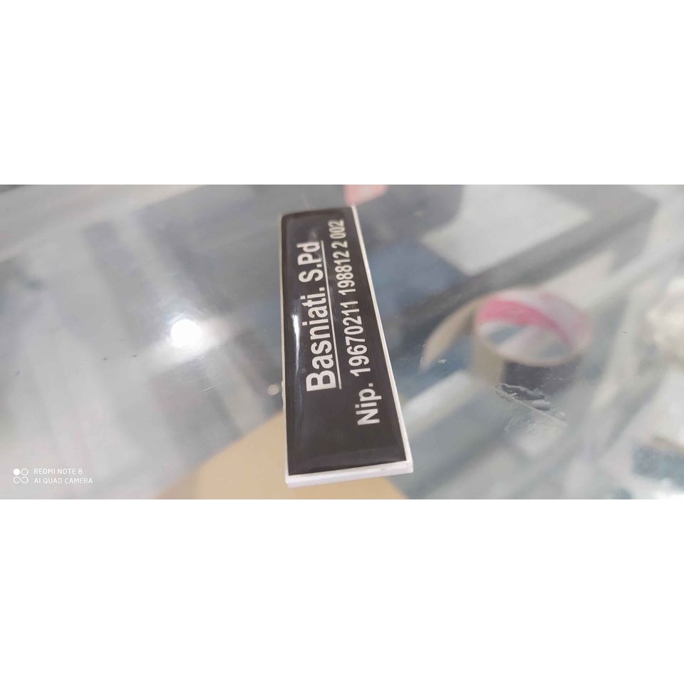 

nametag /name tag peniti dan magnet