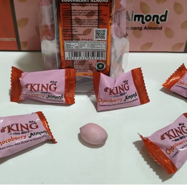 

Promo Murah D'King Bonibol Cokelat Chocoberry Almond / Coklat Rasa Strawberry isi Almond Manis Enak Menaikan Mood dan Sehat Baik Untuk Tubuh Supaya Semangat