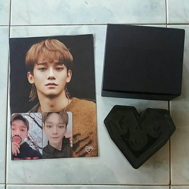 Sharing EXO L ACE Welcome Kit photocard chen box