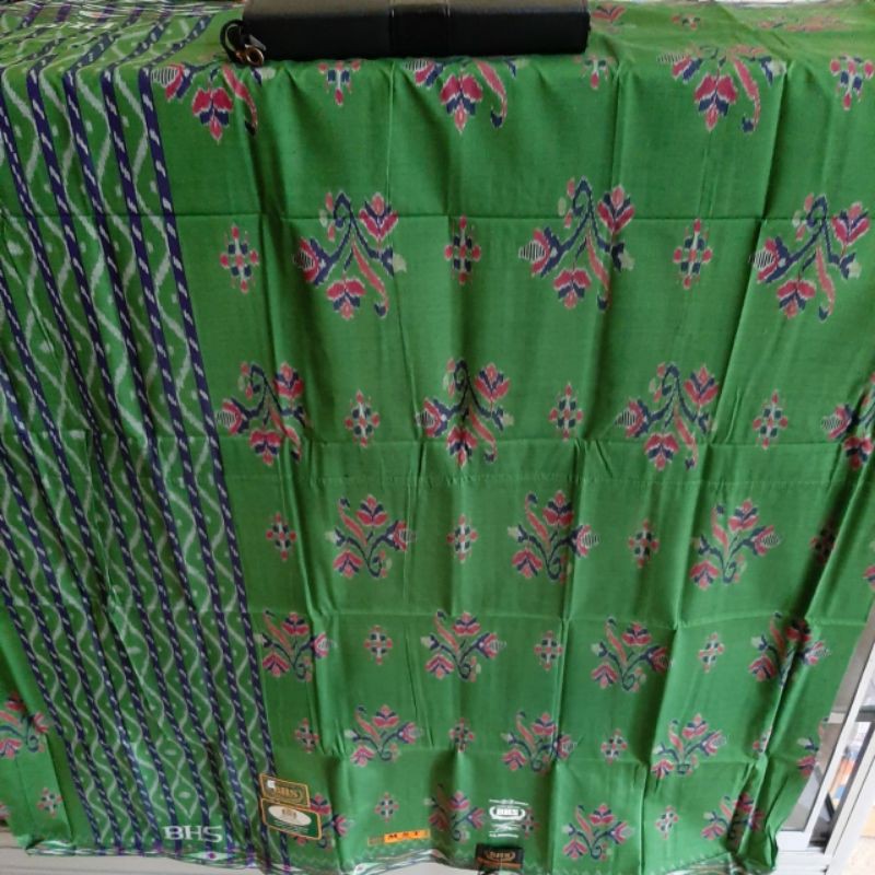 Sarung BHS Mst FuLL Sutra GOLD