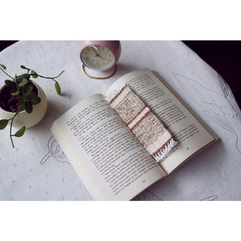 

Skye bookmark pembatas buku