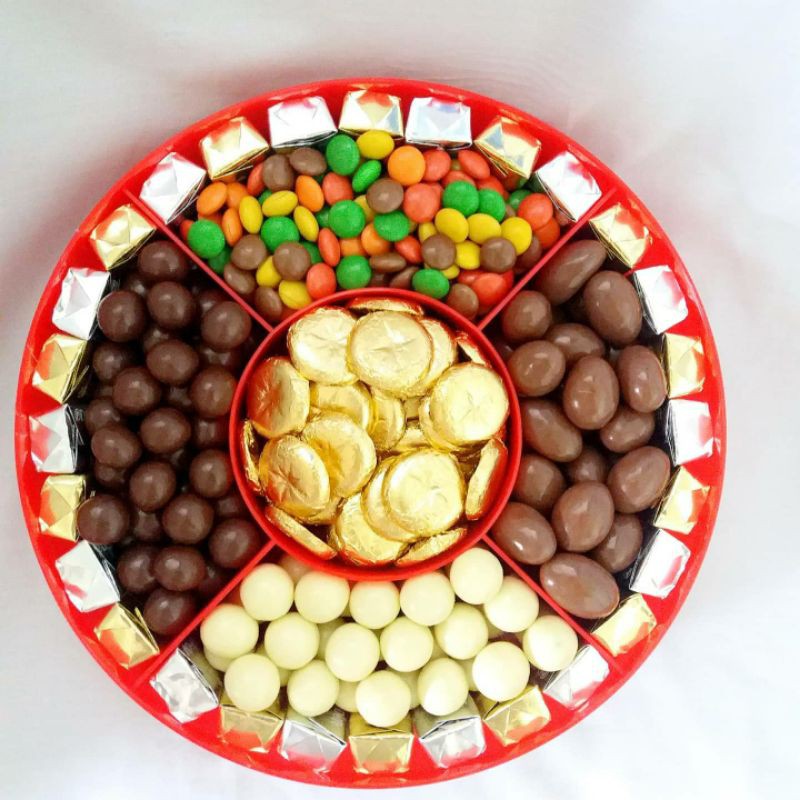 

Paket Mix Coklat delfi almond mede, tresure, chacha, chic choc, 5 sekat cocok untuk lebaran