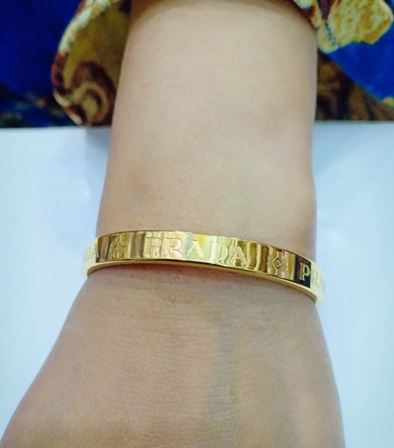 Gelang titanium / gelang PRADA- titanium/ gelang / gelang wanita