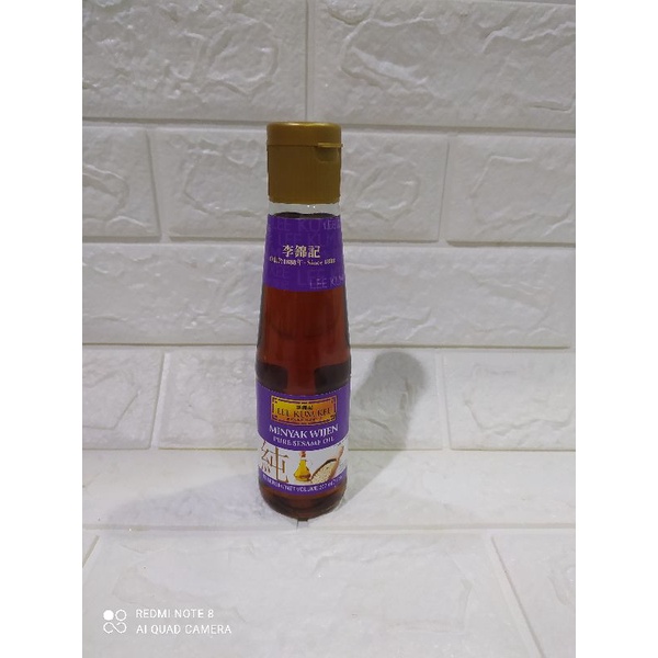 

Lee Kum Kee Pure Same Oil Minyak Wijen Murni 207Ml