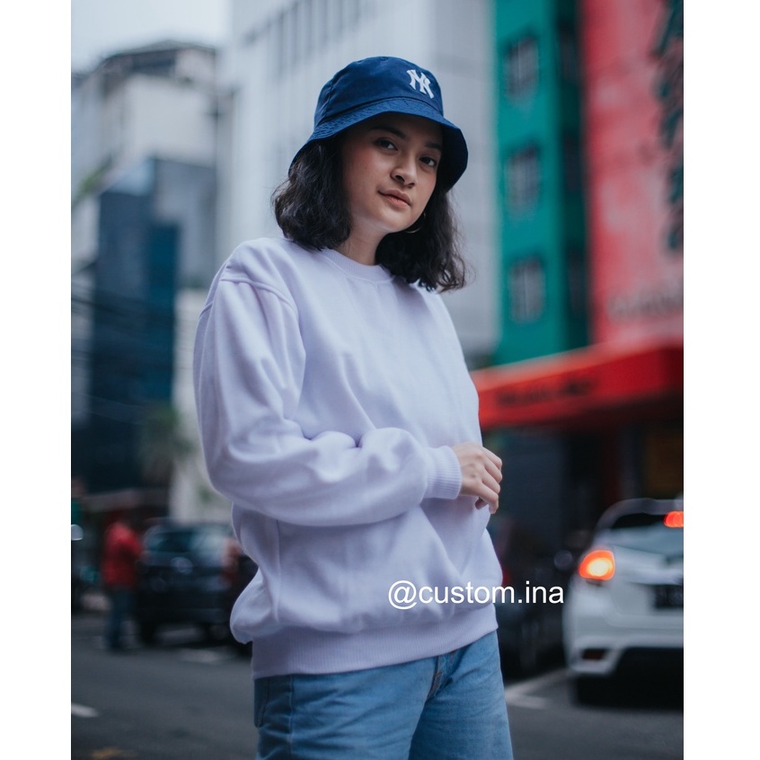 Basic Sweater Polos Oblong Crewneck Sweatshirt Pria Wanita Size M - XXXL-PUTIH