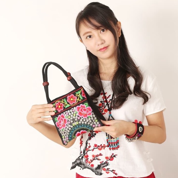 

Tas handbag bordir bunga angpao imlek handbag