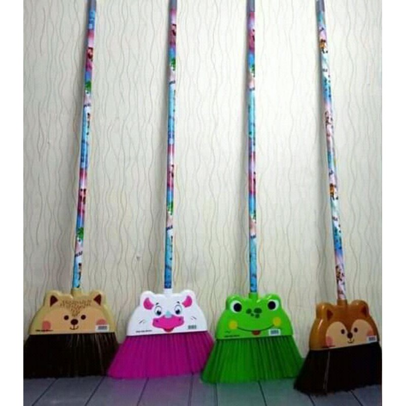 sapu lantai karakter nilon broom