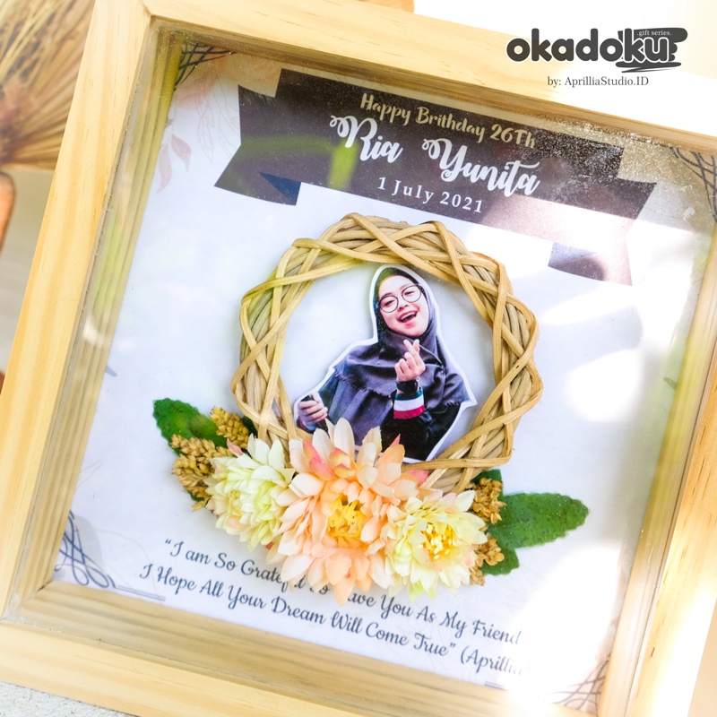 KADO PERNIKAHAN RIHANNA 01, FRAME BINGKAI CUSTOM FOTO UKURAN 20x20 CM