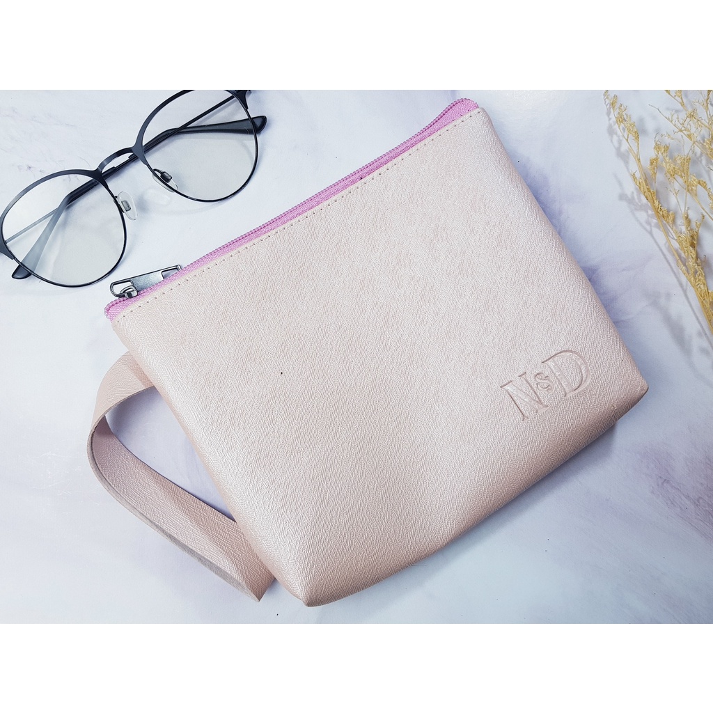 SOUVENIR POUCH ZIPPER 18 x 12 x 3,5 CM INCLUDE PACKING MIKA ROLL PAPER DESAIN CUSTOM ZIPPER POUCH Z2