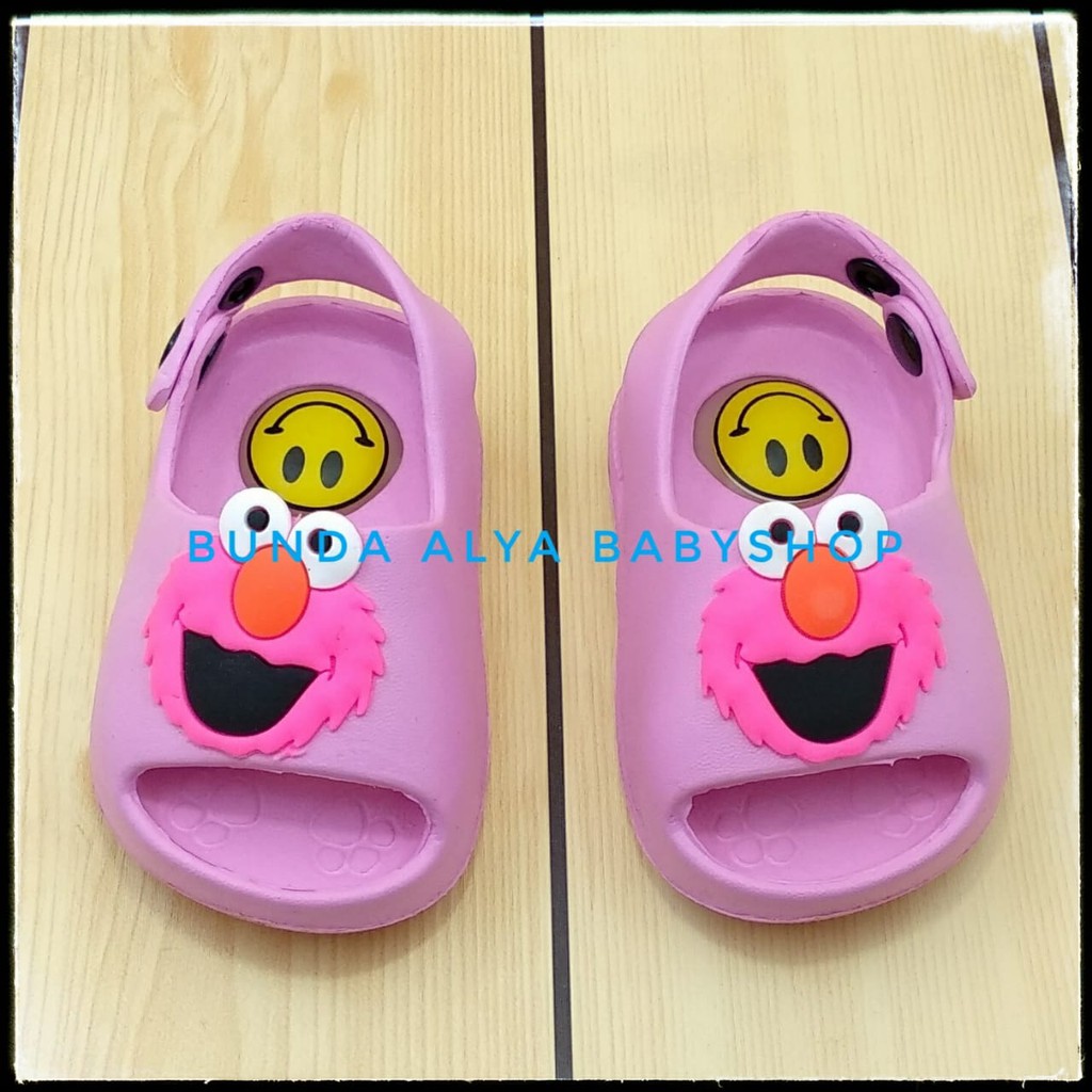 Sendal Anak Perempuan Usia 6 Bulan 1 2 Tahun Bunyi Toet Anti Licin - Sepatu Sandal Anak Motif Kartun Lucu