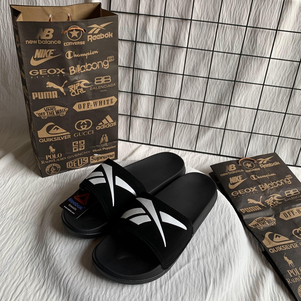 Sandal Cowok Slipon Simple Keren SANDAL KEKINIAN SLIP ON DISTRO PREMIUM SLOP PILON IMPORT SANGAT RINGAN DIPAKAI DAN ANTI AIR FREE PAPERBAG Sandal Slop Polos Slide Pria Import Sandal Cowok Slipon Simple Keren  FLIPFLOP PRIA WANITA REBOKCROSSFIT BLACK