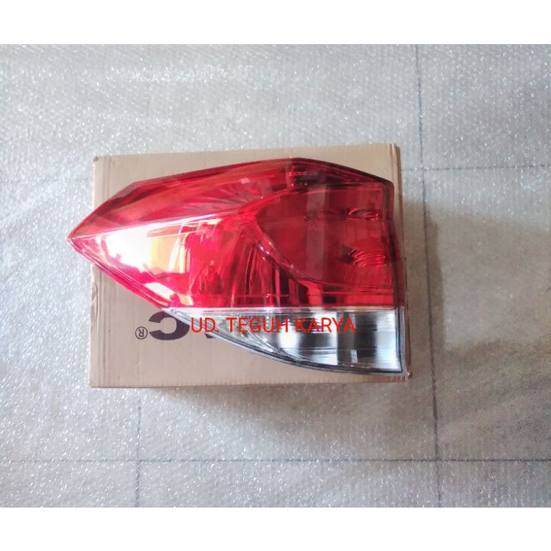 lampu belakang mobilio 2014 - 2021