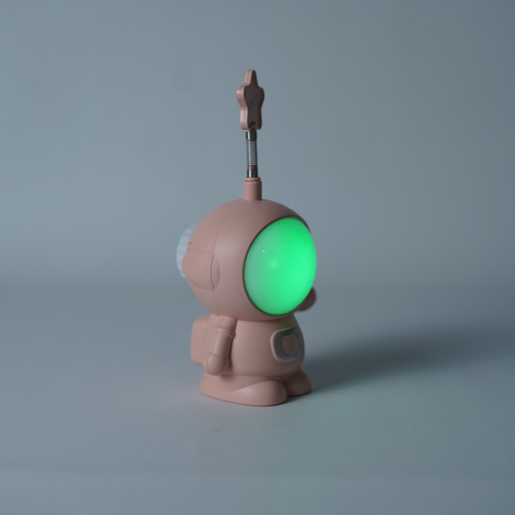 Lampu Tidur Model Astronot  Kode YC7801A / Lampu Tidur atau Lampu Belajar LED Lucu Merk Bobi - Warna Random