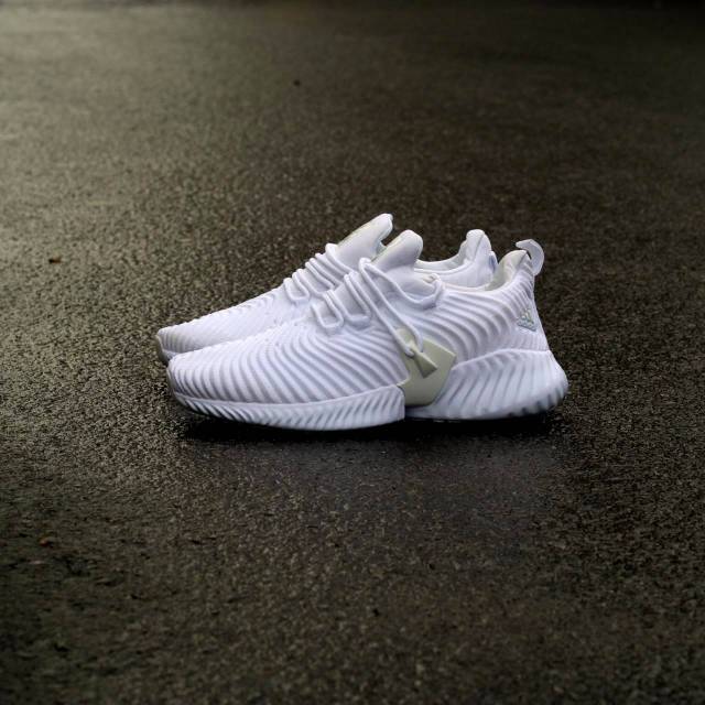 Sepatu Adidas Alphabounce Instinct