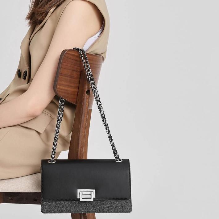 Muraaaahh - TAS CHARLES AND KEITH ORIGINAL SELEMPANG FLAP PUSH LOCK IMPORT