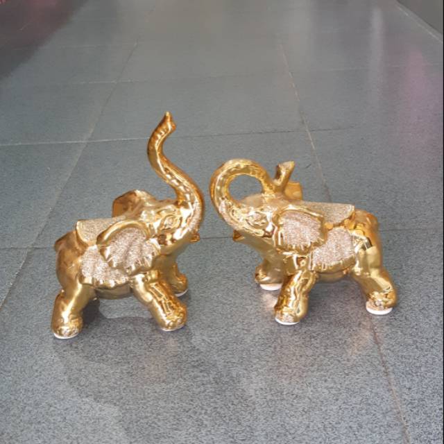 Jual pajangan hewan-Jual pajangan lemari kaca-Dekorasi lemari kaca-Jual pajangan keramik