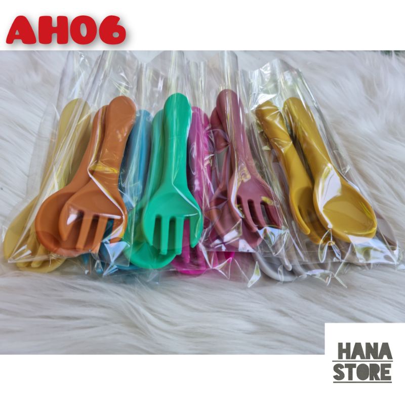 A ( AH06 ) 1 SET SENDOK DAN GARPU BAYI SILICONE / TAHAN PANAS 220⁰C