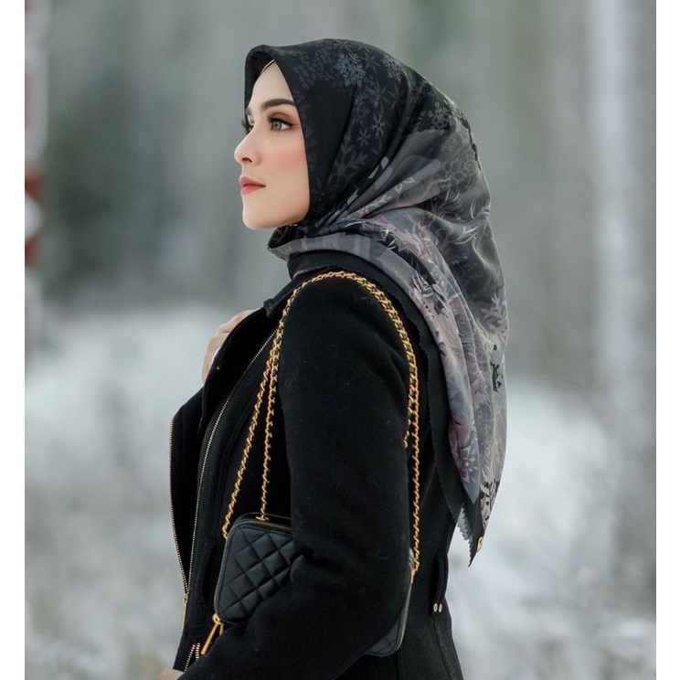 Buttonscarves x Disney Frozen Black