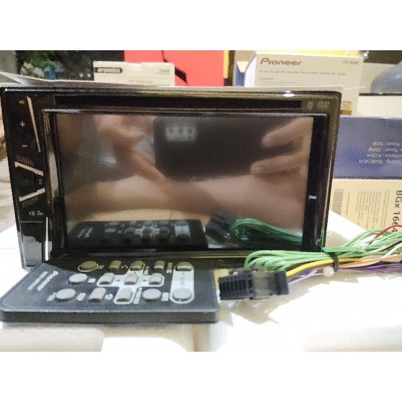pioneer double din AVH-G225BT