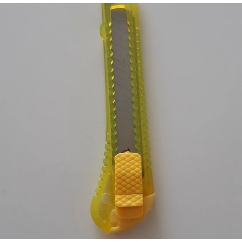 

cutter besar packing olshop warna /merk yg dikirim random