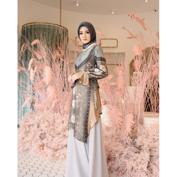 RAFFLESIA BLOUSE BY WEARING KLAMBY