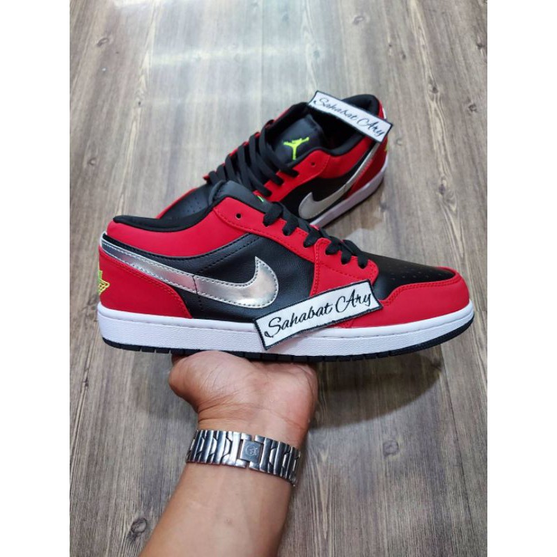 Jual Sepatu Air Jordan 1 Low Black Green Pulse Gym Red White Indonesia Shopee Indonesia