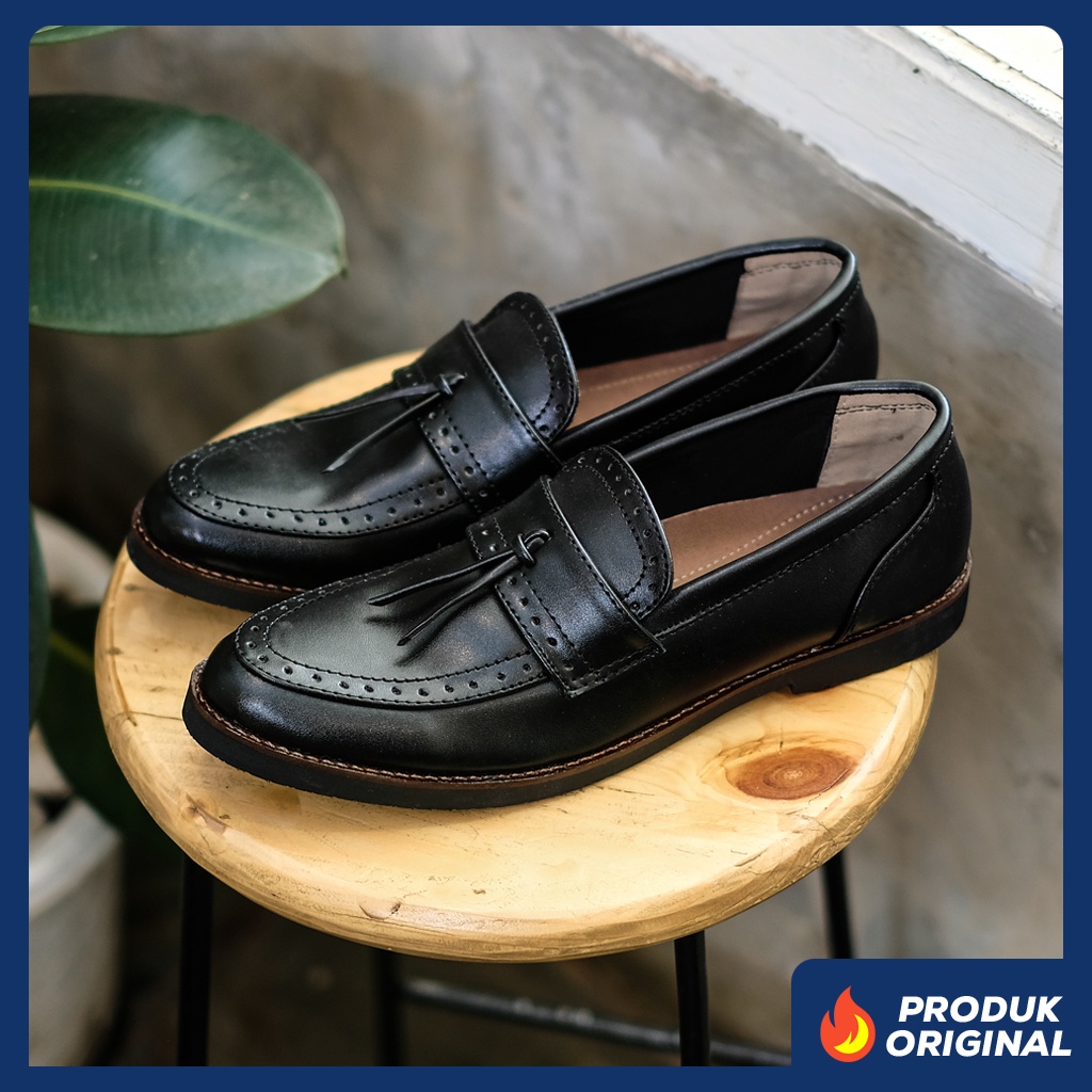 PIETRA BLACK ORIGINAL x GIANT FLAMES Sepatu Loafers Hitam Pria Slip On Simple Formal Casual Kerja Kantor Slop Resmi Kantoran Pesta Kondangan Selop Jalan Santai Hangout Kuliah Penny Loafer Semi Kulit Premium Big Size Jumbo Ukuran Besar 44 45 Keren Kekinian