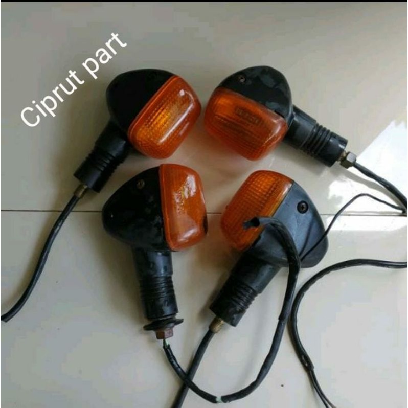 Lampu sen sein riting set Suzuki Thunder 125 original