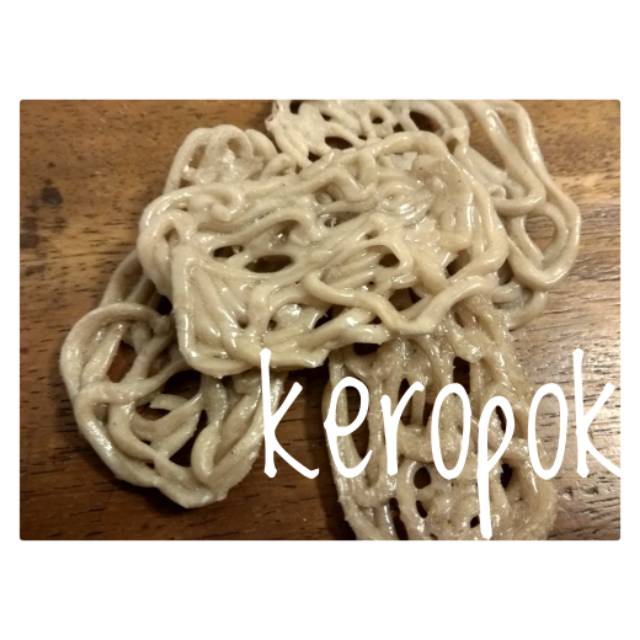 

kerupuk ikan tengiri 500 gr (kerupuk mentah). kerupuk XL