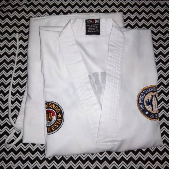 DOBOK TAEKWONDO KERAH PUTIH HOKIDO size. L [PRELOVED] SERAGAM TAEKWONDO