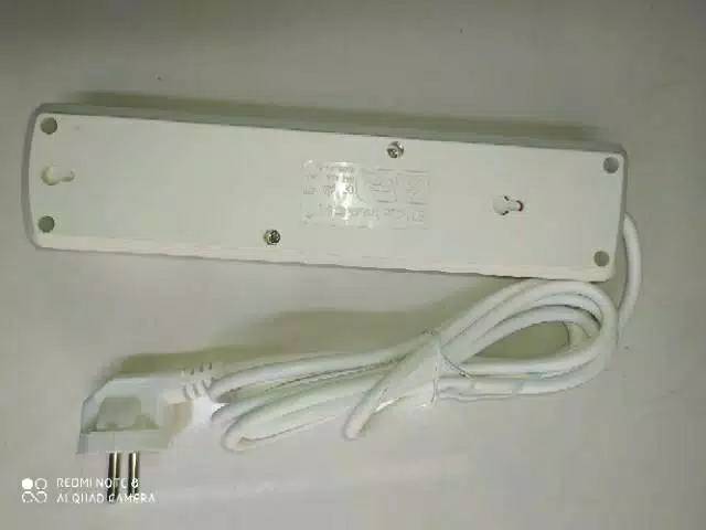 3 Lubang Panjang Kabel 3 Meter , Stop kontak,  Colokan Listrik , + saklar