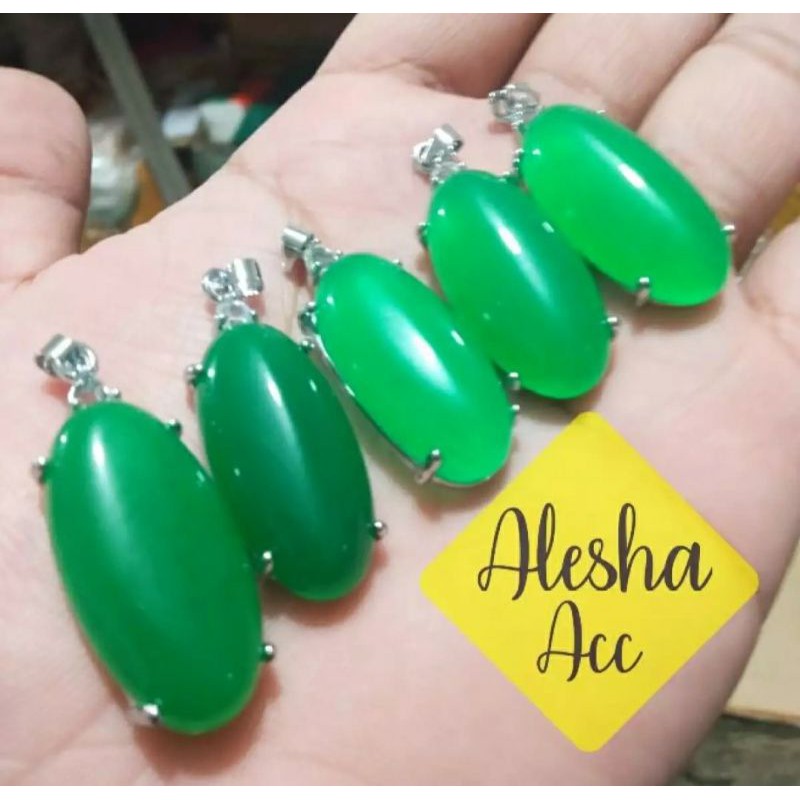 Kalung Liontin Batu Hijau Aksesories Wanita/Pria