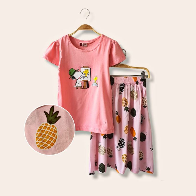 Ammigoz kids Girls Snoopy T-shirt and Skirt Set / Setelan Anak Perempuan Tshirt dan Rok Snoopy (4-14Y)-Peach
