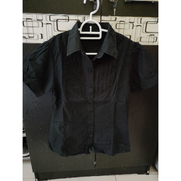 kemeja kantor hitam polos renda preloved