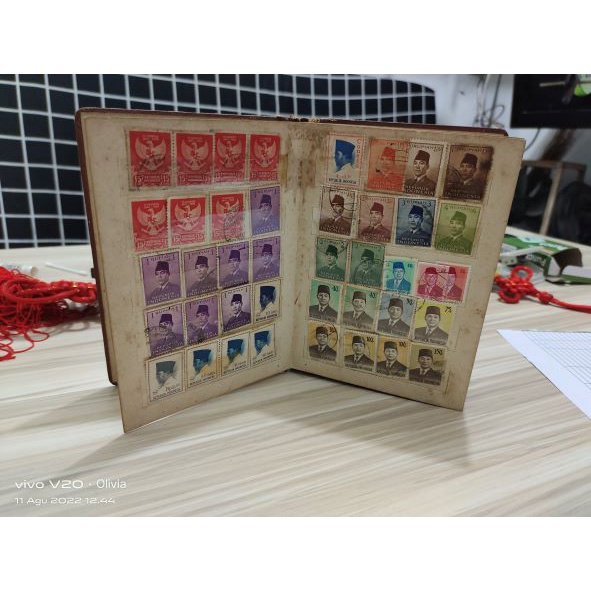 Album Perangko Filateli Indonesia Dan Luar Negeri - Filateli Album Prangko