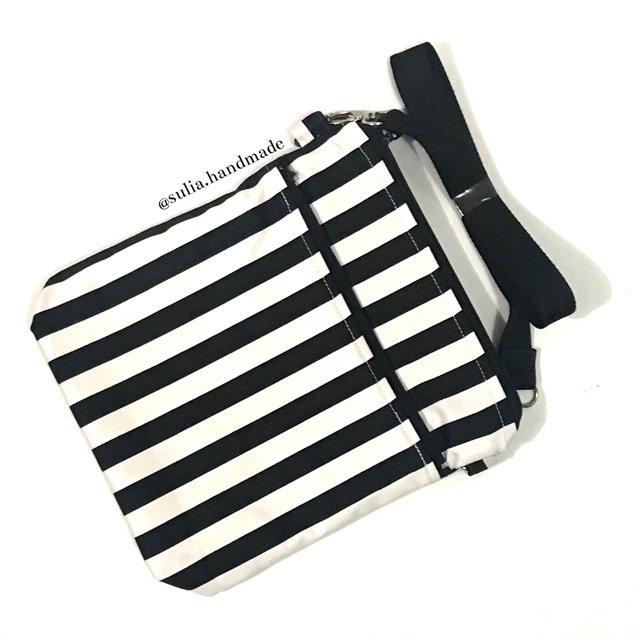Sling bag handmade / Tas selempang wanita murah motif garis hitam putih