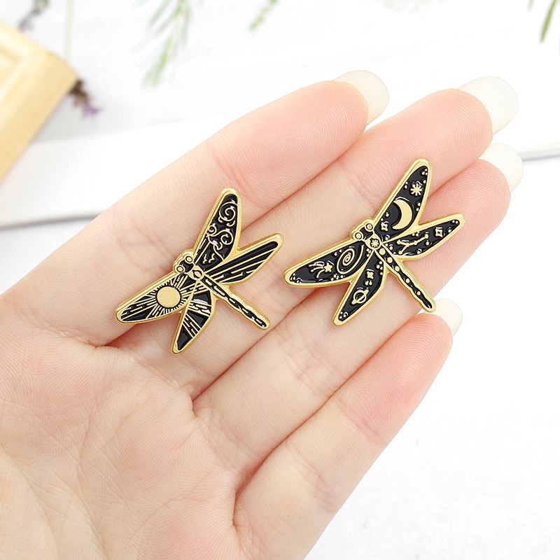 Bros Pin Enamel Bentuk Matahari Bulan Capung Gaya Gothic Punk Untuk Hadiah