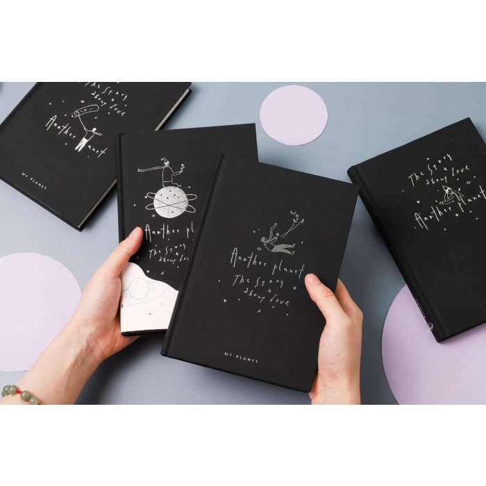 

(BISA COD) BUKU NOTEBOOK MOTIF ANOTHER PLANET HARDCOVER TEBAL|BUKU DIARY - Hitam