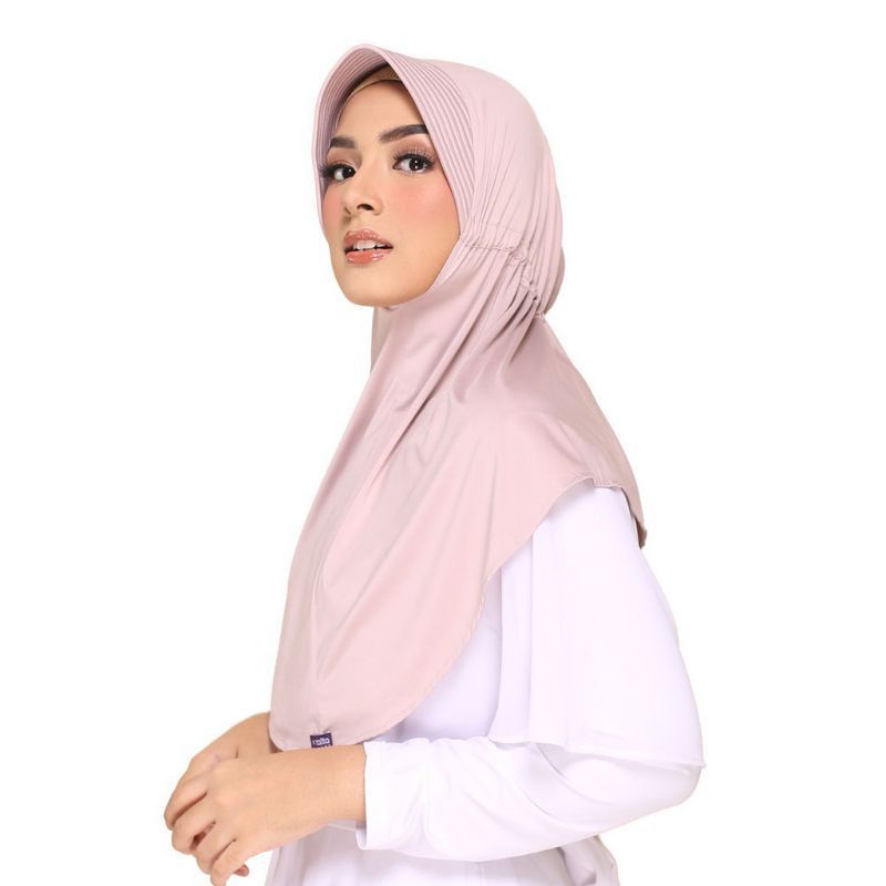 Kerudung Bergo Instan Elzatta Hitam Putih Zaria Sahara Hijab Serut Belakang Jilbab Instant Polos-Milo