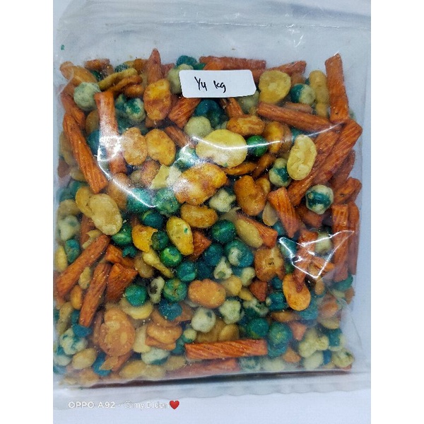 

kacang campur berat 250gr