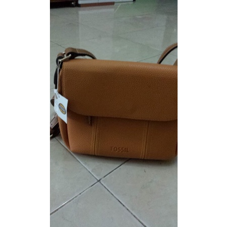 Preloved tas fossil kw,semi premium,belum pernah pakai cuma unboxing doank.
